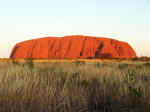 uluru_small1.jpg (573700 bytes)